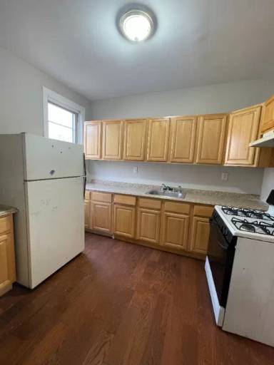 Main picture of 102 Bayview Ave