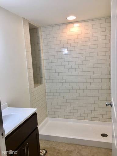 Main picture of 1012 W Sunnyside Ave
