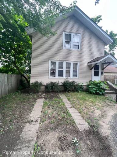 Main picture of 912 Virginia St SE