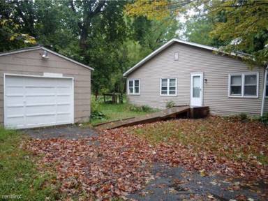 Main picture of 40 Ross Ruland Rd