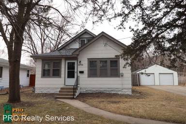 Main picture of 10708 Zenith Ave S