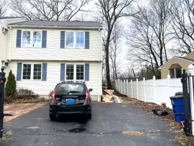 Main picture of 275 Florence Ave