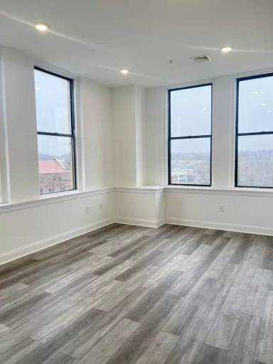 Main picture of 6800 Market St