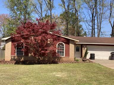 Main picture of 23 Red Oak Cv