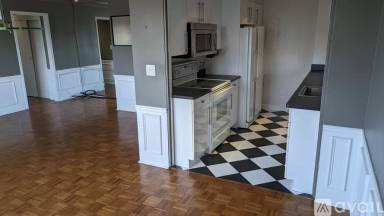 Main picture of 1000 East Ave