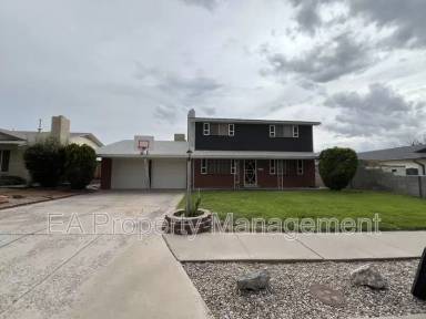 Main picture of 11620 Versailles Ave NE