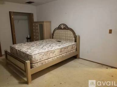 Main picture of 6411 72nd Dr NE