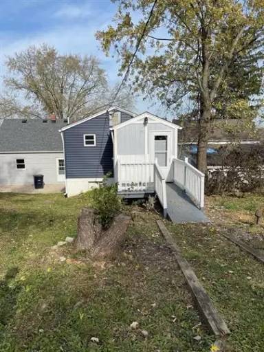 Main picture of 718 W Hubert Ave
