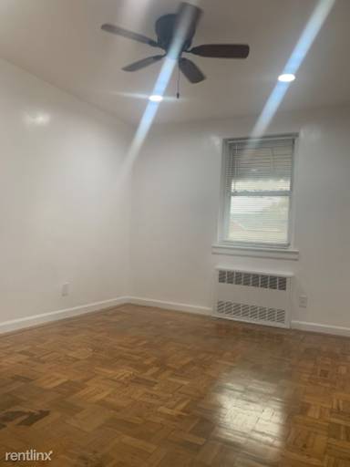 Main picture of 1311 E 52nd St