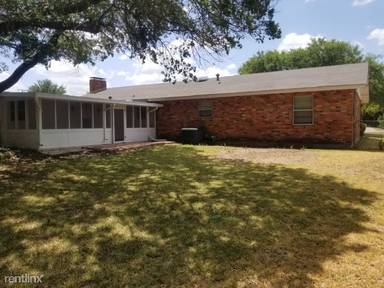 Main picture of 733 Bellaire Dr