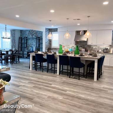 Main picture of 13505 Planet Ct