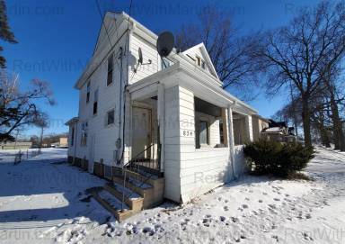 Main picture of 824 Logan Ave