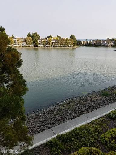 Main picture of 100 Baltic Cir