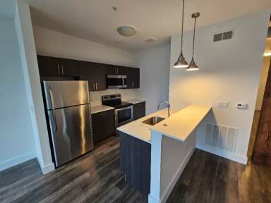 Main picture of 120 Green St