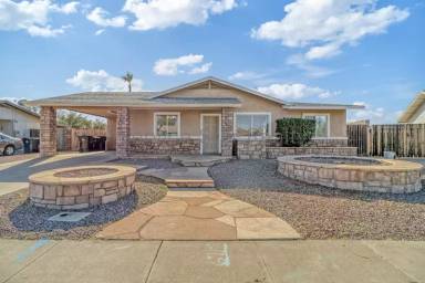 Main picture of 1158 W Hillview St