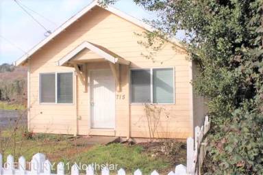 Main picture of 715 S McLoughlin Blvd