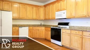 Main picture of 4235 N Kenmore Ave