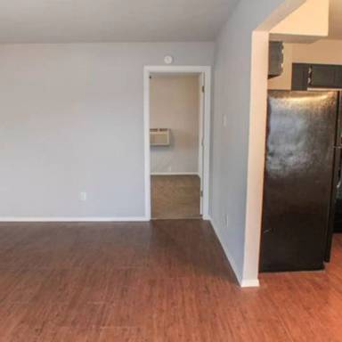 Main picture of 616 SW 59th St