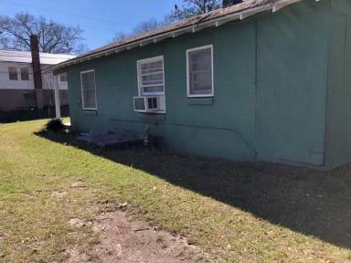 Main picture of 100 W Spring St