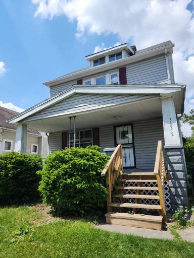 Main picture of 3632 E 106th St