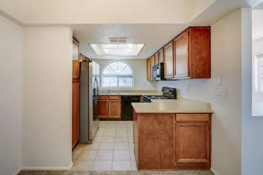 Main picture of Papago Park Village II