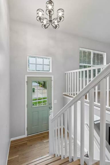 Main picture of 17615 Olive St