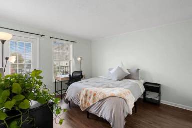 Main picture of 2325 Elliston Pl
