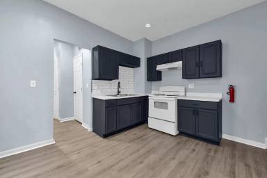 Main picture of 195-197 E Innis Ave