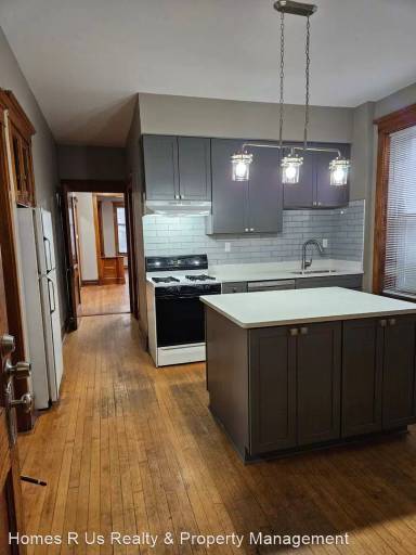 Main picture of 3032 W Schubert Ave