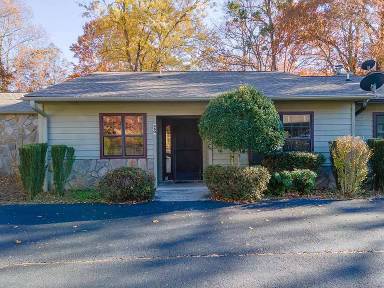 Main picture of 850 Country Club Dr