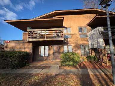 Main picture of 1824 J Julian Ln