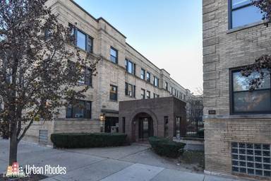 Main picture of 3524 N Broadway St