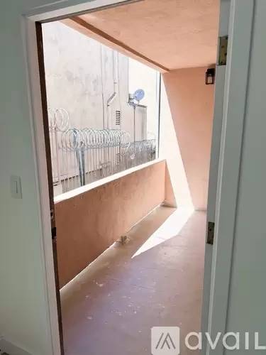 Main picture of 17000 Burbank Blvd