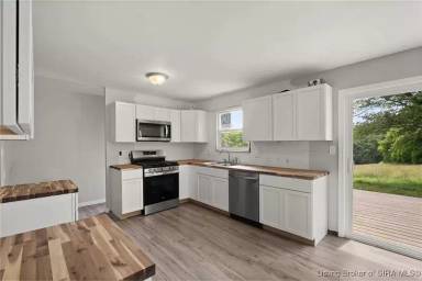 Main picture of 456 Thompson St