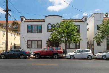 Main picture of 2960 James M Wood Blvd