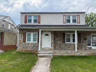 Main picture of 317 S Washington St