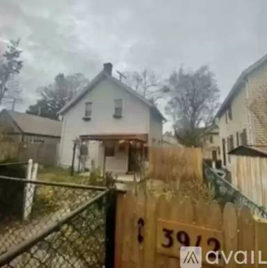 Main picture of 3912 Whitman Ave