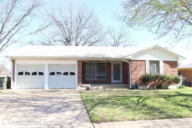 Main picture of 1208 Pine Dr