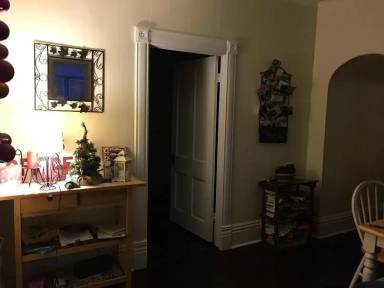 Main picture of 523 W Thorne St