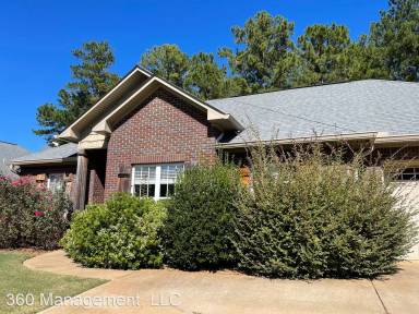 Main picture of 611 McDonald Dr