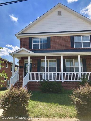 Main picture of 702 N Chestnut St