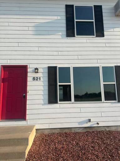 Main picture of 521 W 40th St