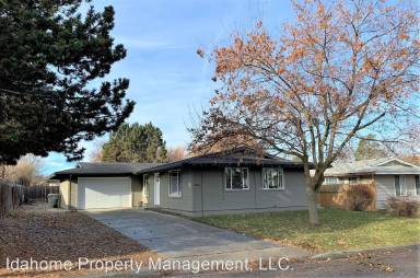 Main picture of 1315 N La Cresta Ave