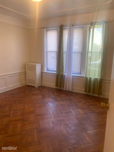 Main picture of 152 E 96th St