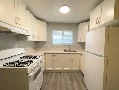 Main picture of 831 W Swain Rd