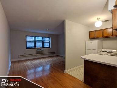 Main picture of 660 W Wrightwood Ave