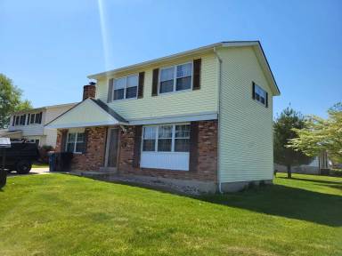 Main picture of 293 Kesselring Ave