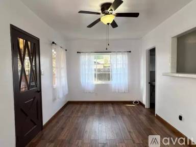 Main picture of 7920 Vanalden Ave