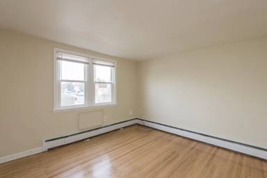 Main picture of 5901 Houghton St