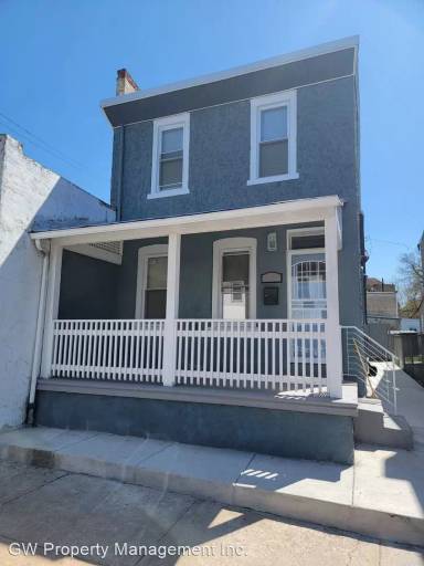 Main picture of 402 W Queen Ln